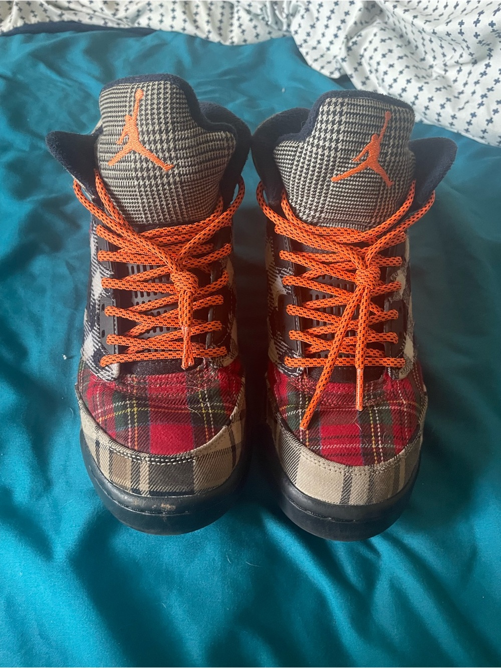 Jordan 5 “Plaid” Orange, Red, White, and Black. Size: 5y
